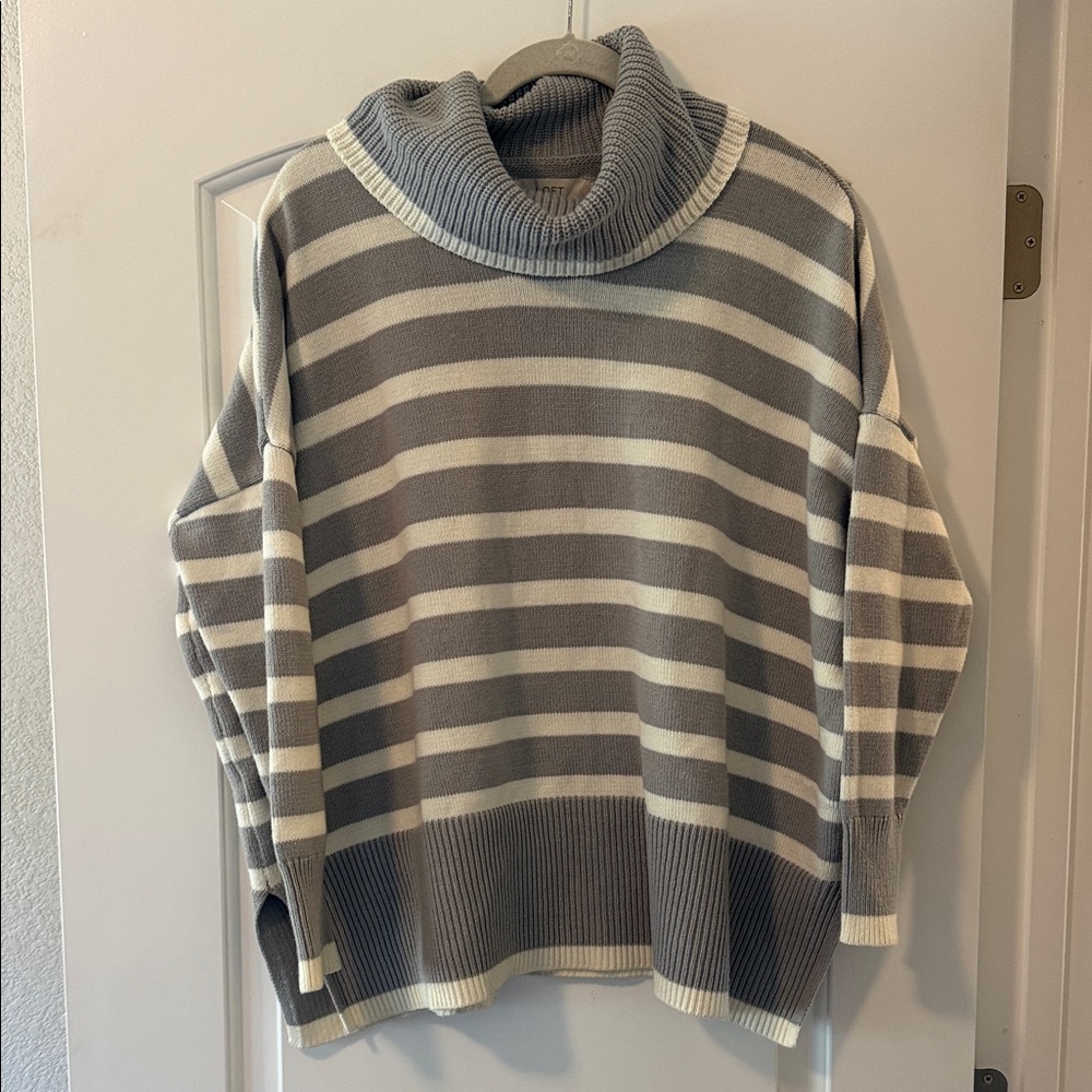 LOFT Heather Gray Knit Top